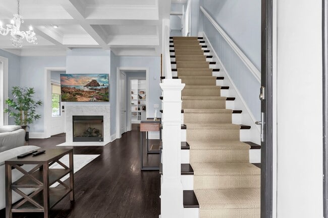 Building Photo - Modern Luxury Living in the Heart of Victorian Village
