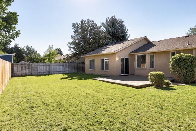 Building Photo - 10934 W Camas St