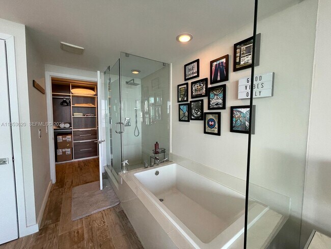 Building Photo - 650 NE 32nd St