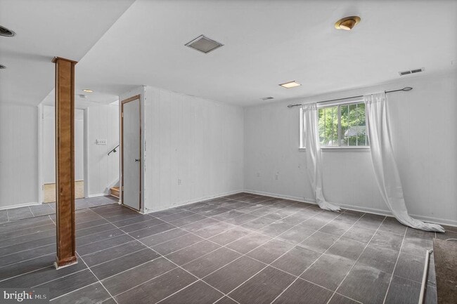 Building Photo - 6311 Barrs Ln