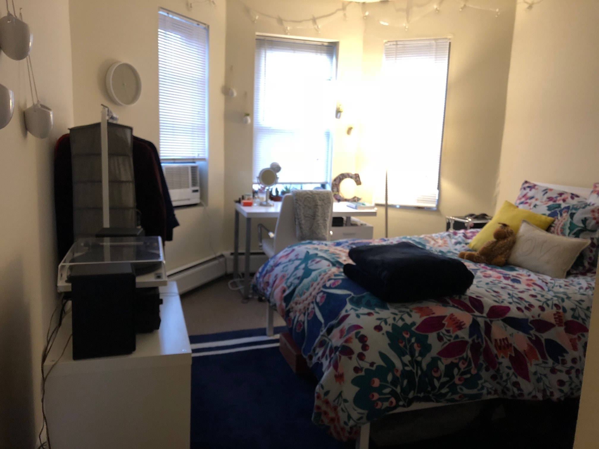 Building Photo - 835 Beacon St