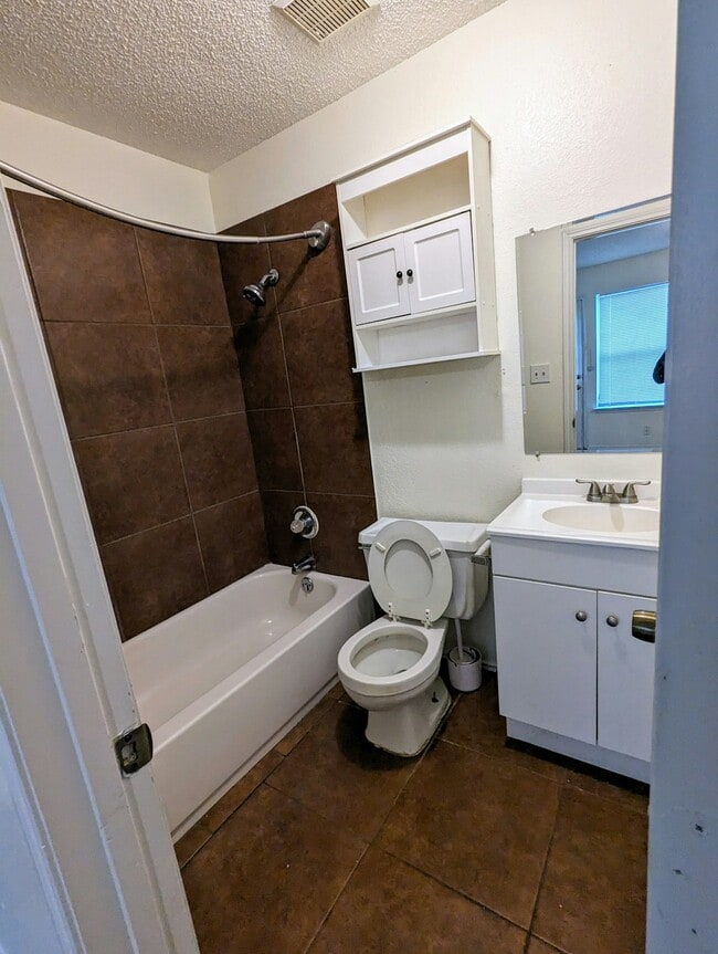Building Photo - 8109 Foxfire Ln