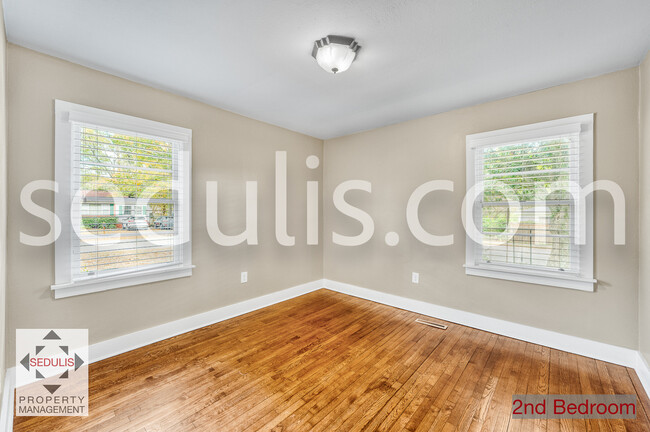 Building Photo - 1125 Crull Dr