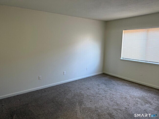 Building Photo - 1274 E Main St