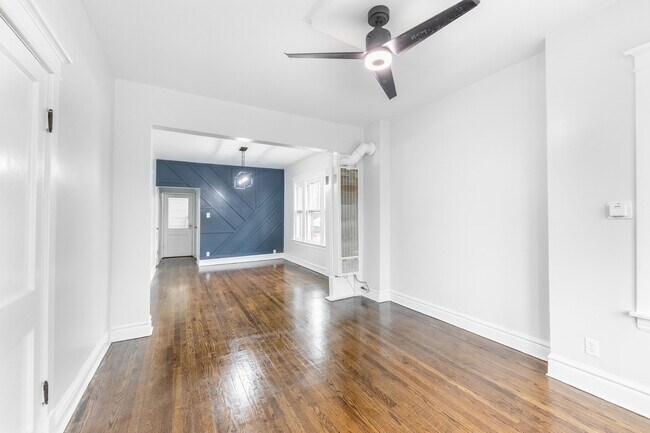 Building Photo - 3000 S Homan Ave