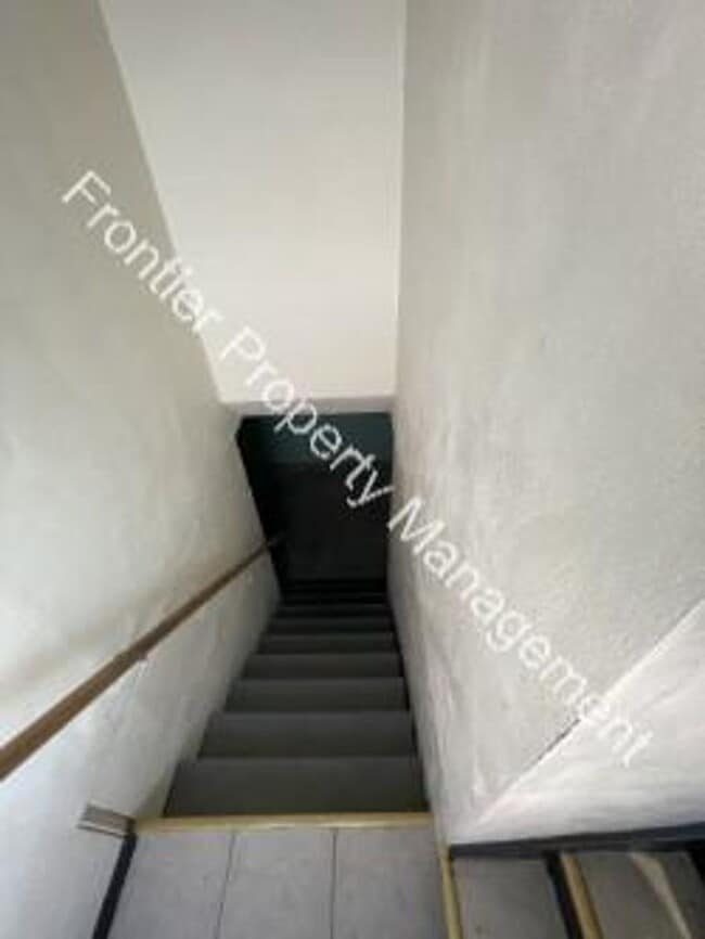 Building Photo - Charming 2 Bedroom Duplex – Don’t Miss Out!