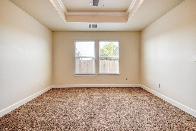 Building Photo - 3100 Pebble Pond Dr