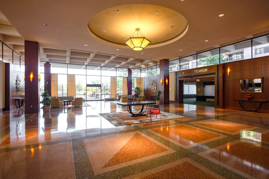 Lobby - 3701 S George Mason Dr