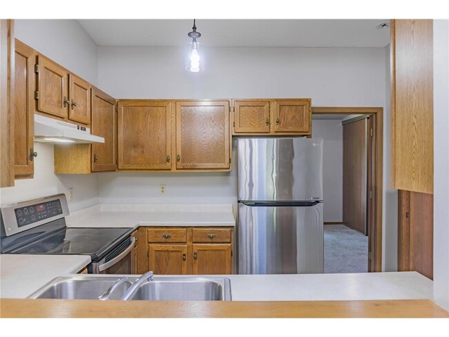 Building Photo - 17494 Pond Cir
