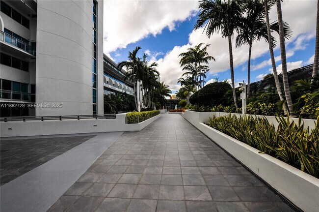 Building Photo - 2950 NE 188th St