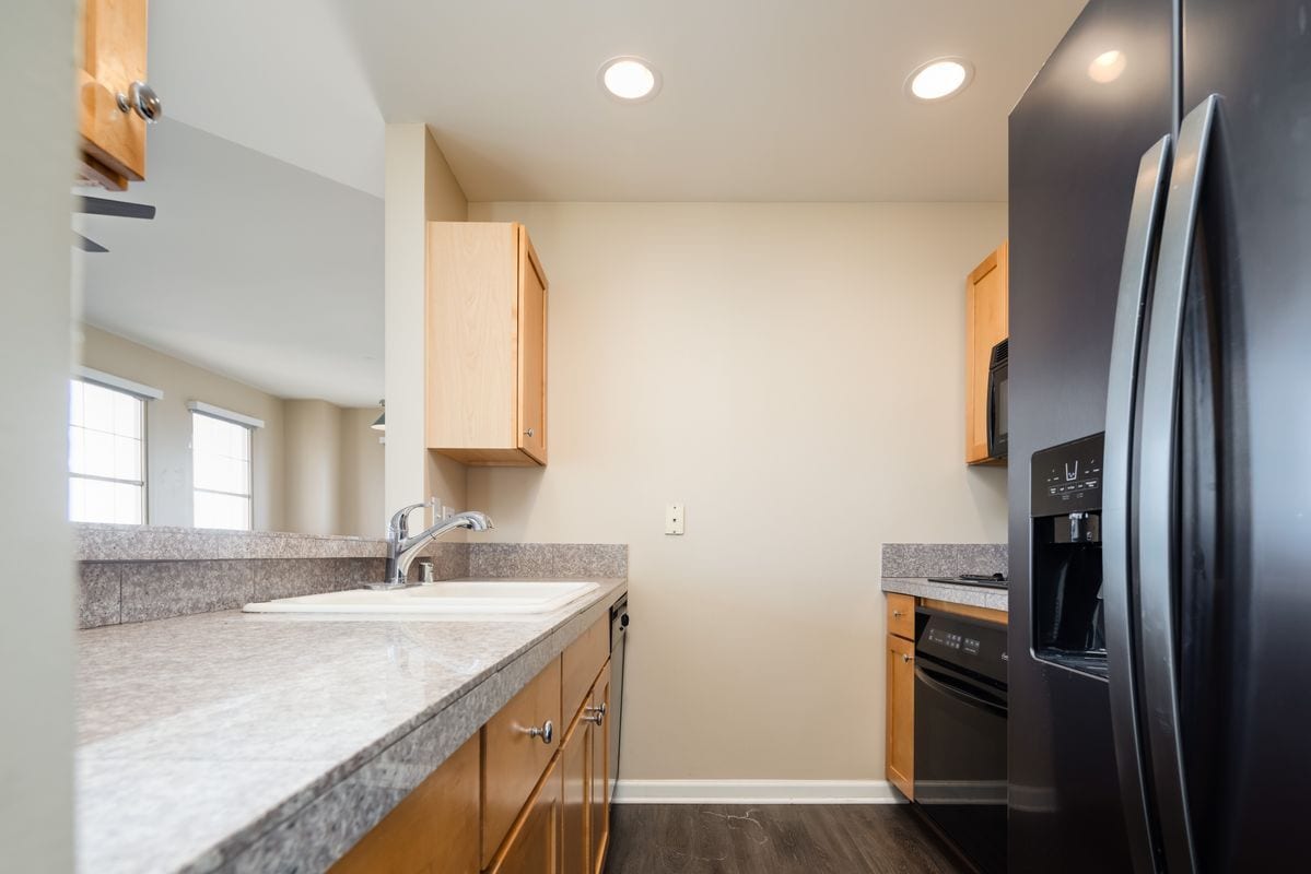 Building Photo - 475 W 12th Ave