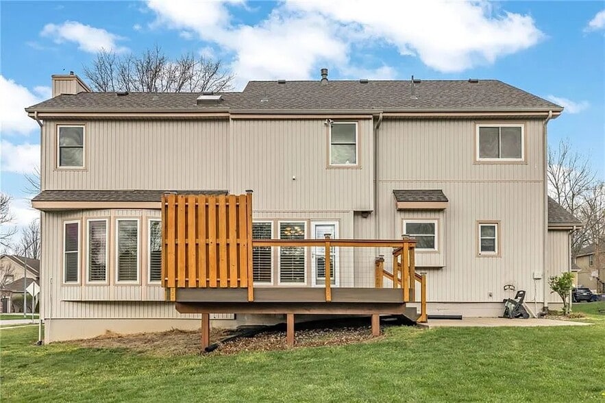 Building Photo - 1327 Huntington Dr