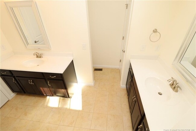 Building Photo - 208 Kylemore Cir