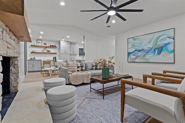 Building Photo - 5102 Summerset Trail