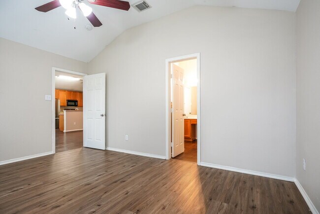 Building Photo - 6552 Manitoba St