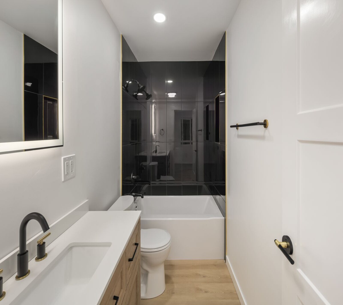 Building Photo - 5945 Fauntleroy Way SW