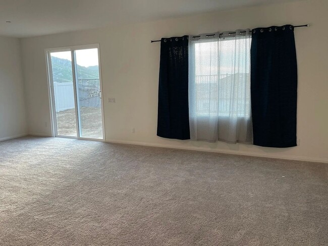 Building Photo - Elegant 7-Bedroom Retreat with Modern Upgr...