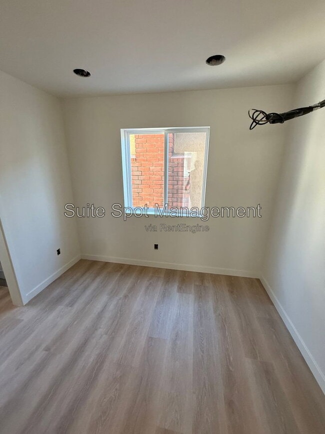 Building Photo - 2206 Conquista Ave