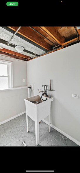 Building Photo - 3421 Birchwood Dr