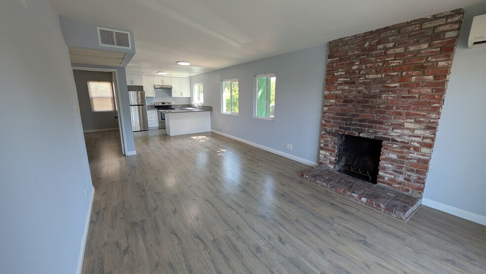 Building Photo - 809 Brent Ave