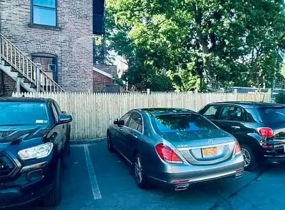 Building Photo - 367 Hudson Ave