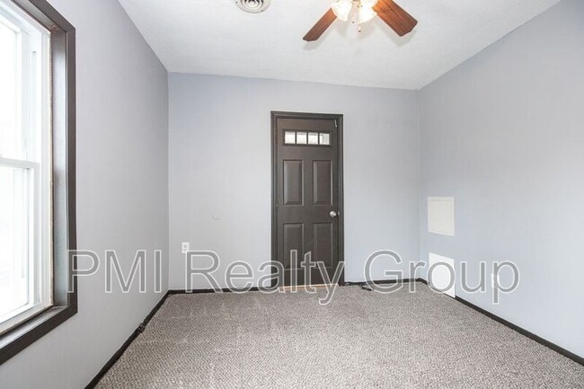 Building Photo - 346 Eagle St