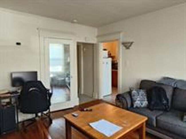 Building Photo - 538 Myrtle Ave