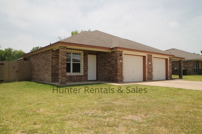 Building Photo - 4204 Elms Run Cir