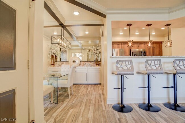 Building Photo - 555 E Silverado Ranch Blvd