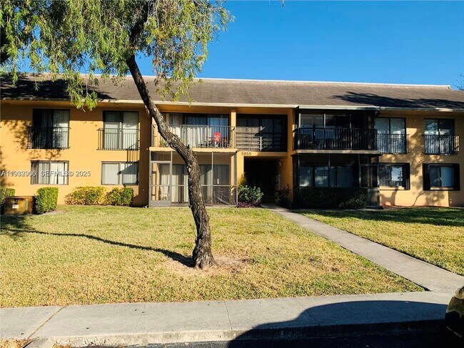 Building Photo - 5855 Washington St