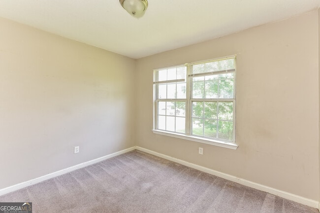 Building Photo - 3340 Glen Hollow Dr