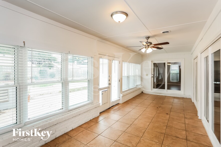 Building Photo - 4504 Francisco Ct