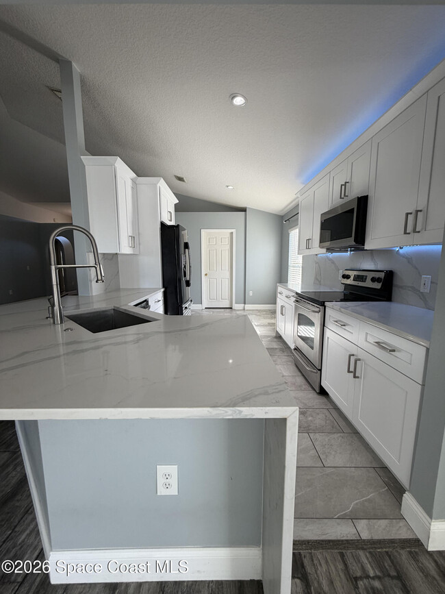 Building Photo - 1398 Mycroft Dr