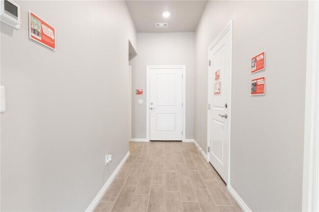 Building Photo - Brand new! Very Nice 3 bedroom 2 bath home in Choctaw schools