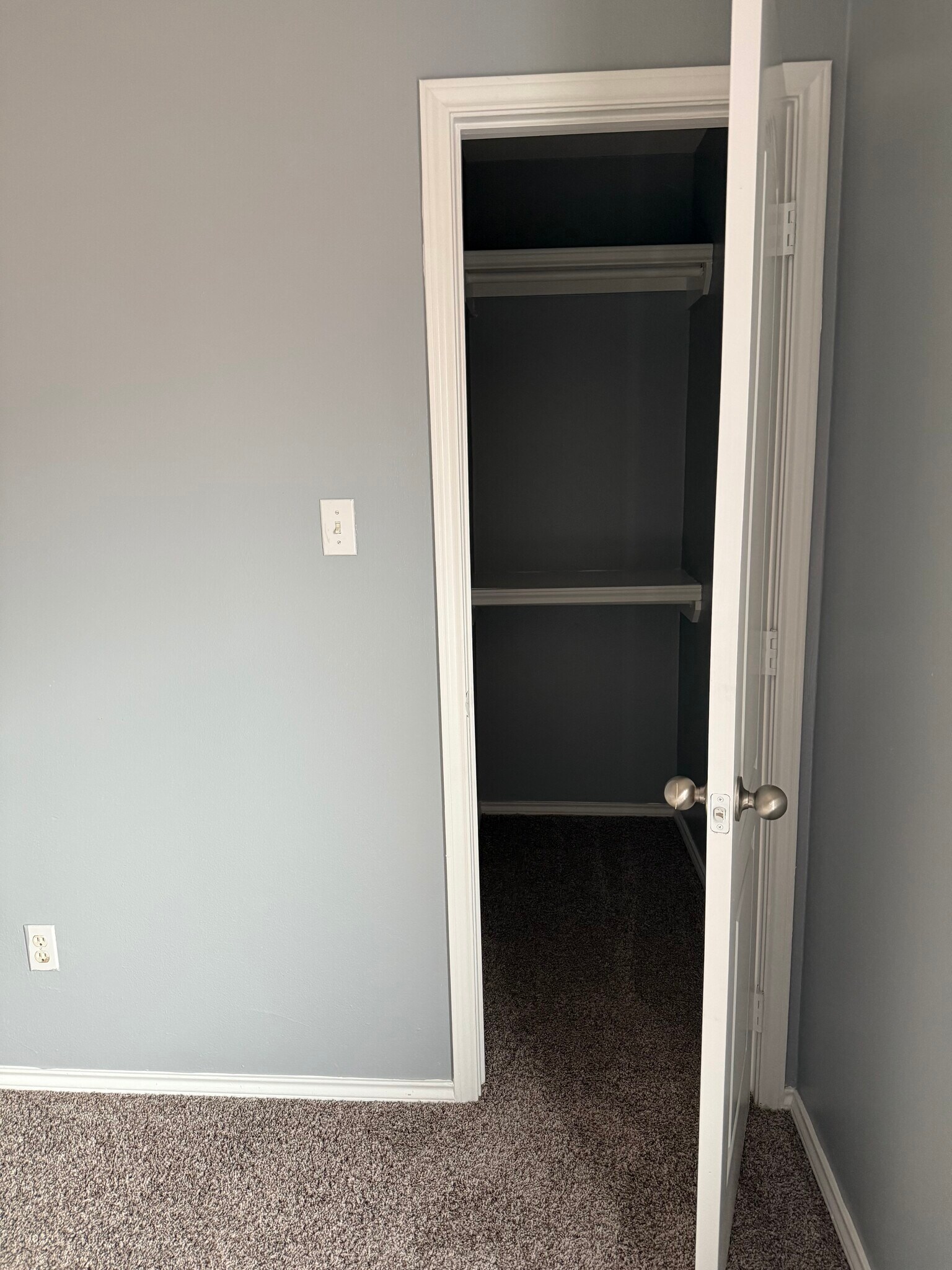 Building Photo - 106 S 48th Ln