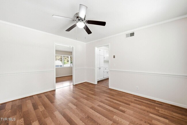 Building Photo - 808 Chippendale Rd