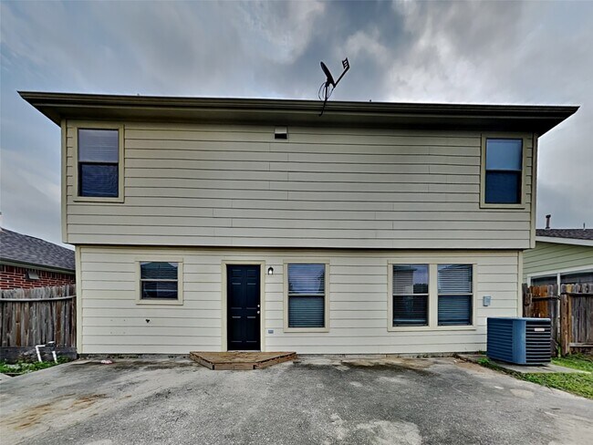 Building Photo - 29435 Legends Glen Dr