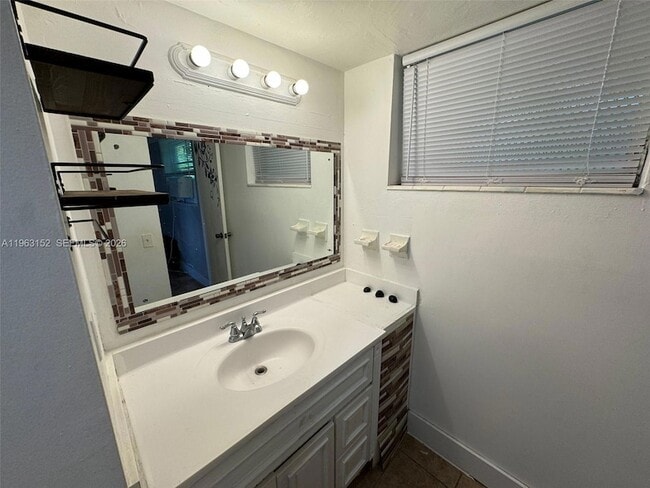 Building Photo - 7841 Dunham Blvd