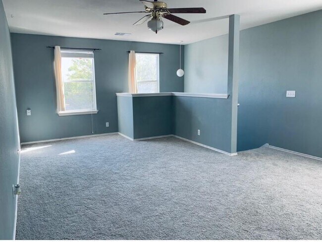 Building Photo - 400 Celery Loop