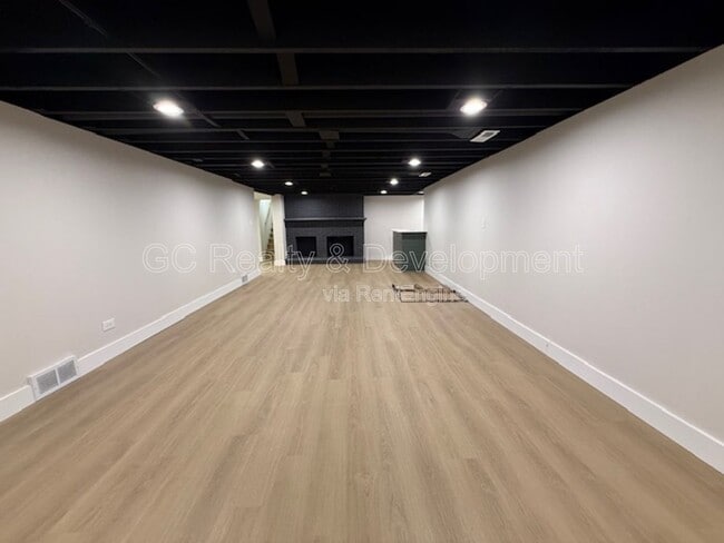 Building Photo - 465 Alexander Blvd