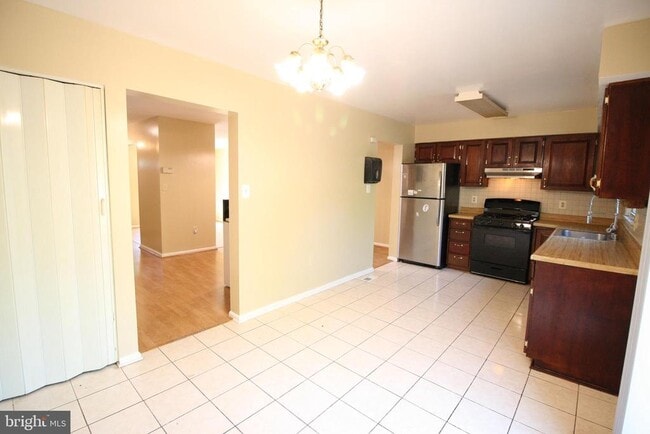 Building Photo - 130 Deer Park Ln
