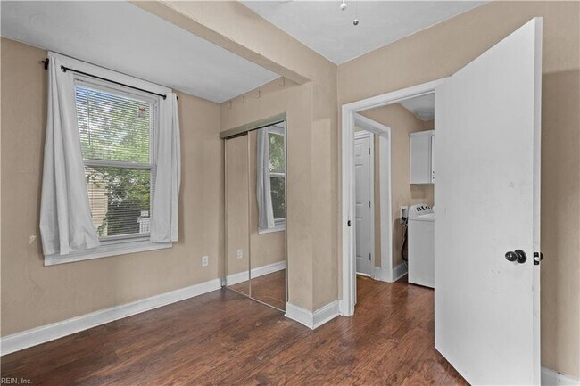Building Photo - 635 W 29th St