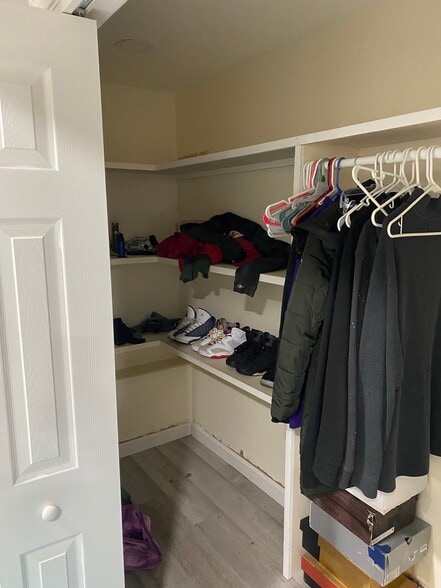 Huge closet - 12 Creswell Rd