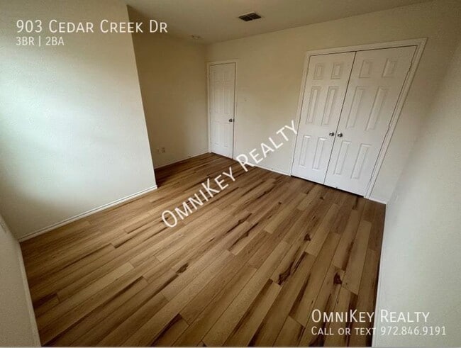 Building Photo - 903 Cedar Creek Dr