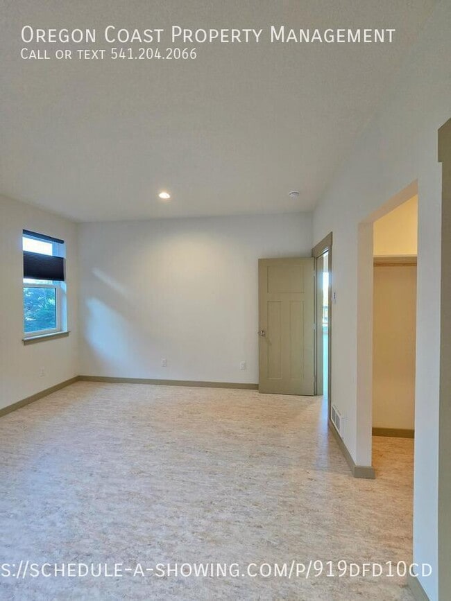 Building Photo - 471 Overlook Dr