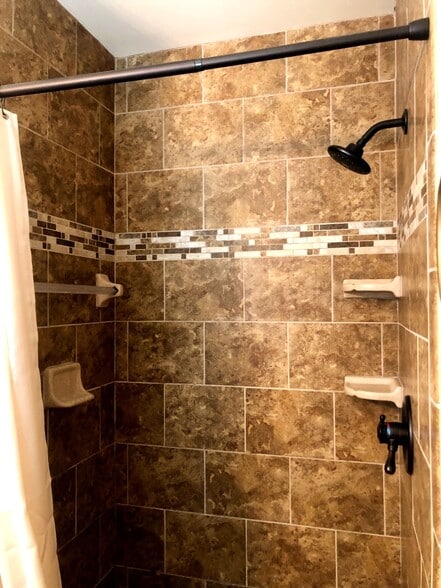 Building Photo - 8507 Woodside Ct