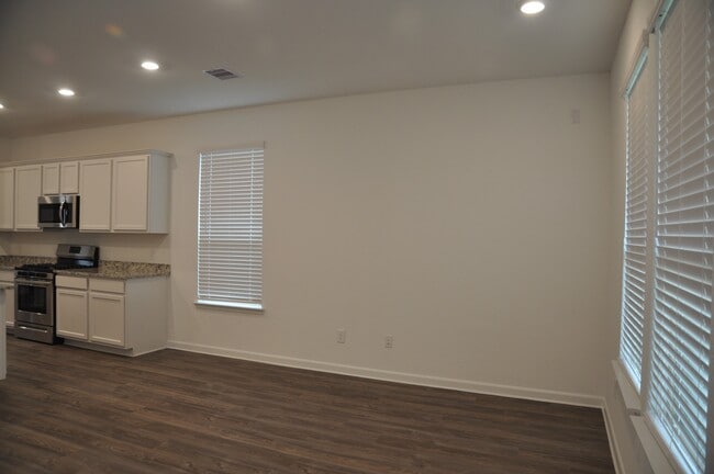 Building Photo - 32327 Melbrooke Dr