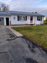 Building Photo - 8306 Park Rd