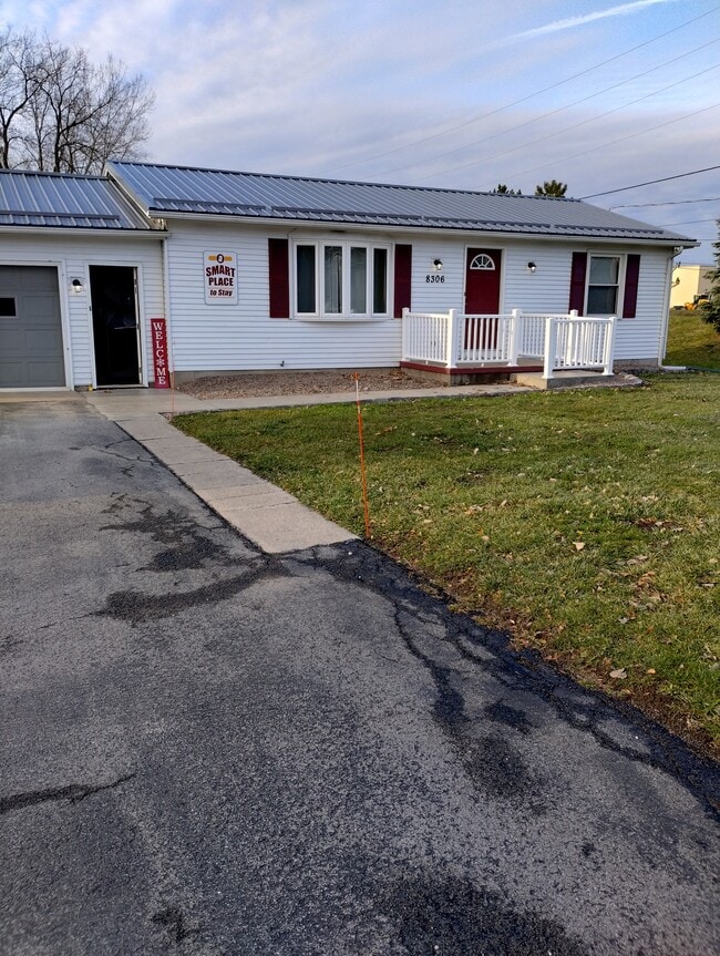 Building Photo - 8306 Park Rd