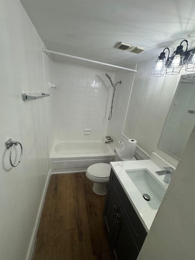 Building Photo - 4344 NW 9th Ave